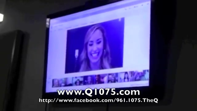 Demi Lovato _Hangs Out_ on Google + 1995