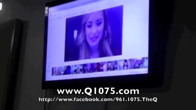 Demi Lovato _Hangs Out_ on Google + 2153