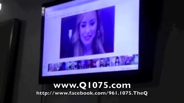 Demi Lovato _Hangs Out_ on Google + 2157