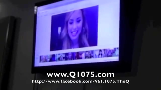 Demi Lovato _Hangs Out_ on Google + 2172