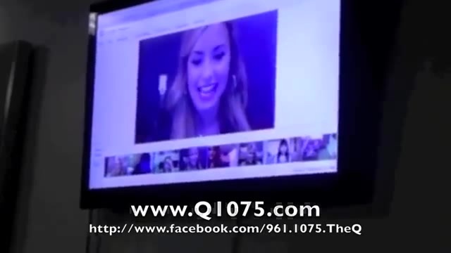 Demi Lovato _Hangs Out_ on Google + 2173