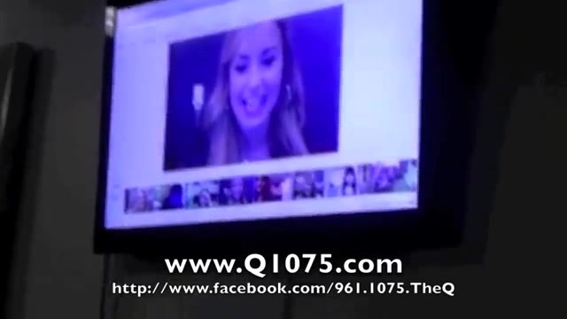 Demi Lovato _Hangs Out_ on Google + 2179