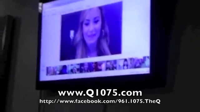 Demi Lovato _Hangs Out_ on Google + 2186