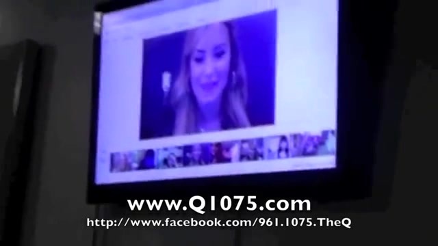 Demi Lovato _Hangs Out_ on Google + 2190