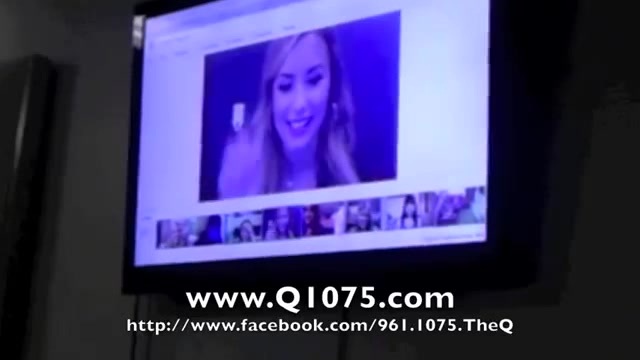 Demi Lovato _Hangs Out_ on Google + 2204