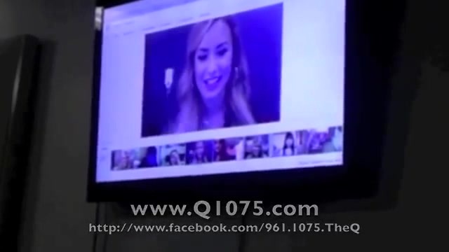 Demi Lovato _Hangs Out_ on Google + 2227
