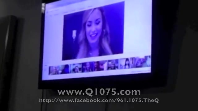 Demi Lovato _Hangs Out_ on Google + 2230