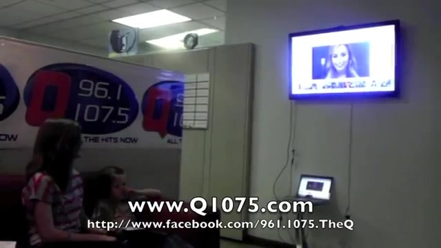 Demi Lovato _Hangs Out_ on Google + 2708
