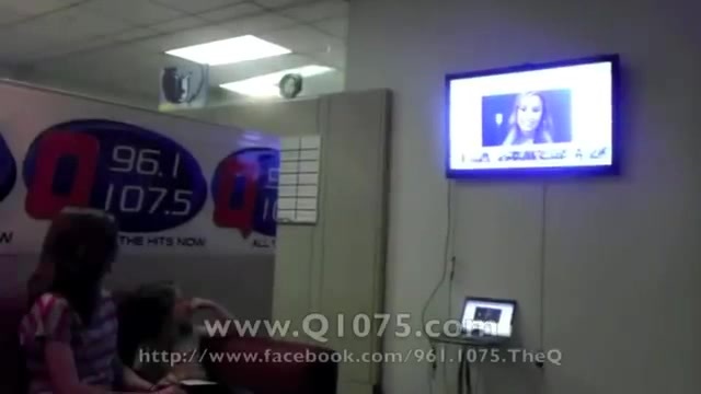 Demi Lovato _Hangs Out_ on Google + 2292