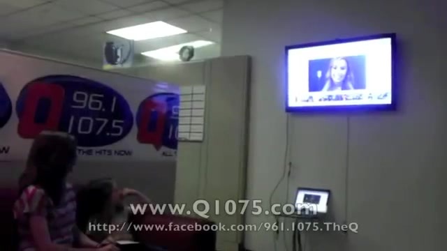 Demi Lovato _Hangs Out_ on Google + 2297