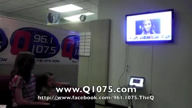 Demi Lovato _Hangs Out_ on Google + 2719