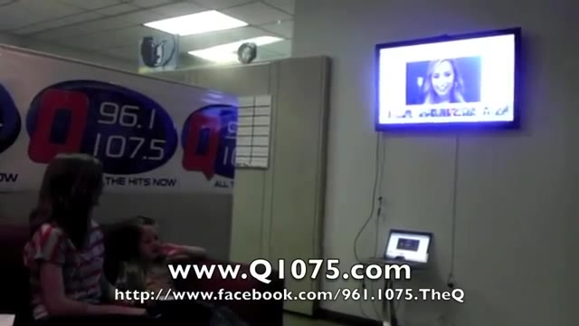 Demi Lovato _Hangs Out_ on Google + 2765