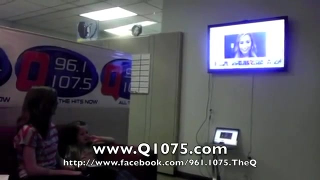 Demi Lovato _Hangs Out_ on Google + 2780