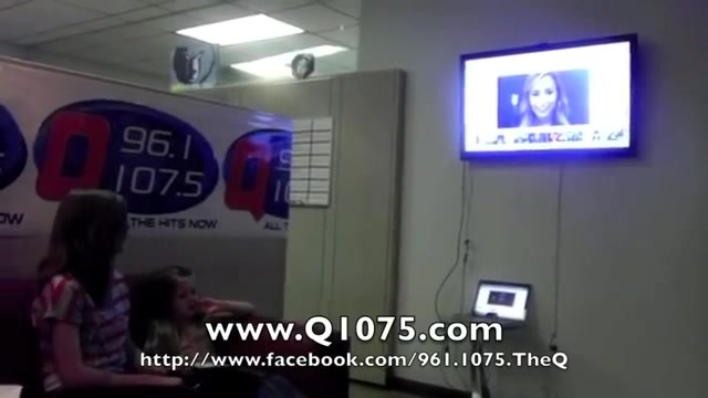 Demi Lovato _Hangs Out_ on Google + 2782
