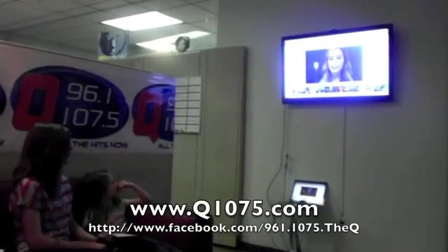 Demi Lovato _Hangs Out_ on Google + 2395