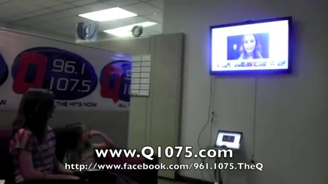 Demi Lovato _Hangs Out_ on Google + 2430