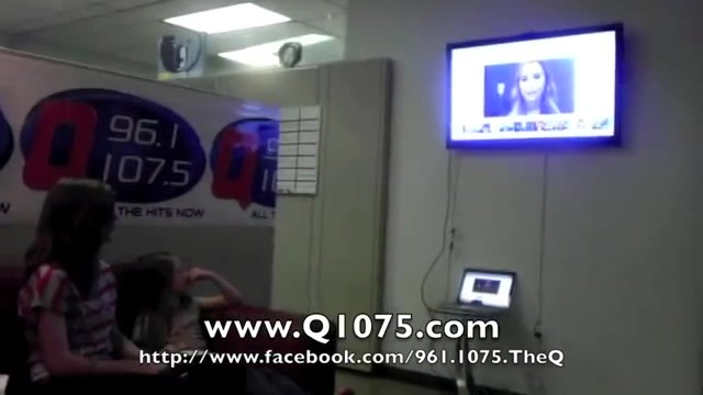 Demi Lovato _Hangs Out_ on Google + 2449