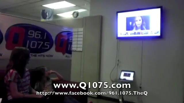 Demi Lovato _Hangs Out_ on Google + 2455