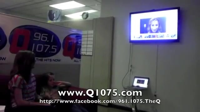 Demi Lovato _Hangs Out_ on Google + 2930