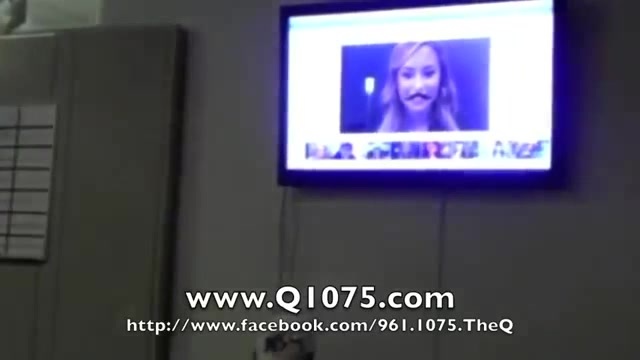 Demi Lovato _Hangs Out_ on Google + 3762
