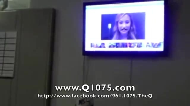 Demi Lovato _Hangs Out_ on Google + 3763