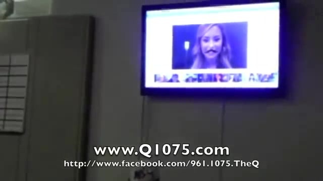Demi Lovato _Hangs Out_ on Google + 3766