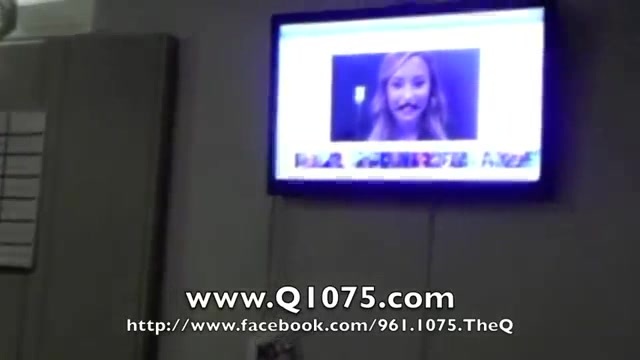 Demi Lovato _Hangs Out_ on Google + 3774
