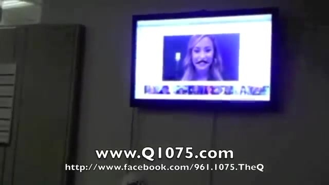 Demi Lovato _Hangs Out_ on Google + 3791
