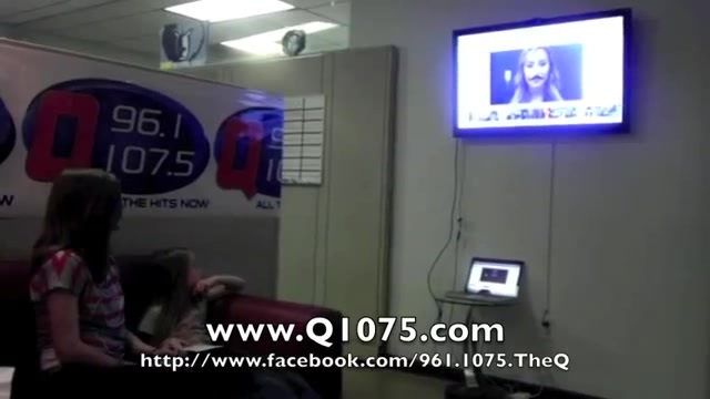 Demi Lovato _Hangs Out_ on Google + 3332