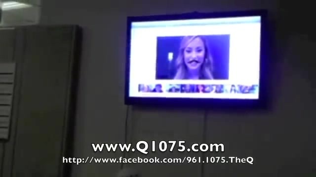 Demi Lovato _Hangs Out_ on Google + 3797