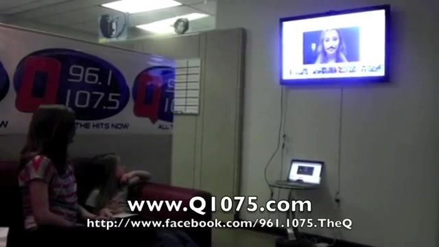 Demi Lovato _Hangs Out_ on Google + 3341