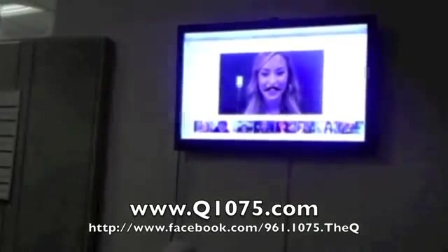 Demi Lovato _Hangs Out_ on Google + 3813