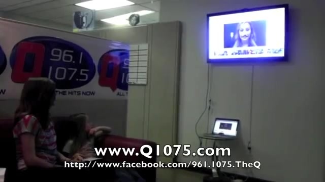 Demi Lovato _Hangs Out_ on Google + 3350