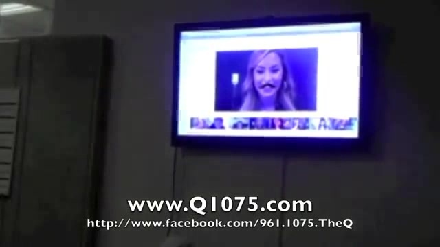 Demi Lovato _Hangs Out_ on Google + 3816
