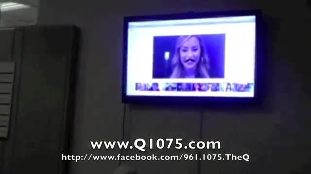 Demi Lovato _Hangs Out_ on Google + 3818