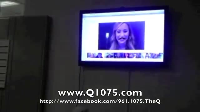 Demi Lovato _Hangs Out_ on Google + 3821
