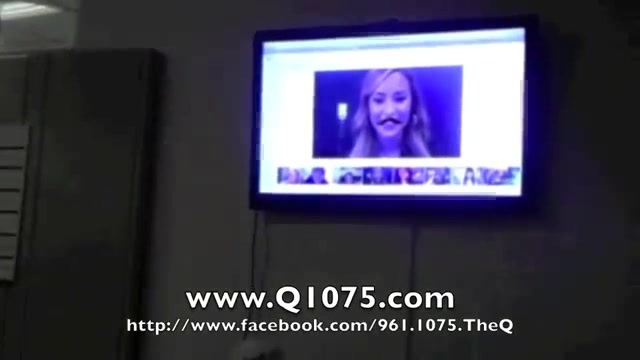 Demi Lovato _Hangs Out_ on Google + 3822