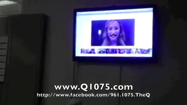 Demi Lovato _Hangs Out_ on Google + 3830