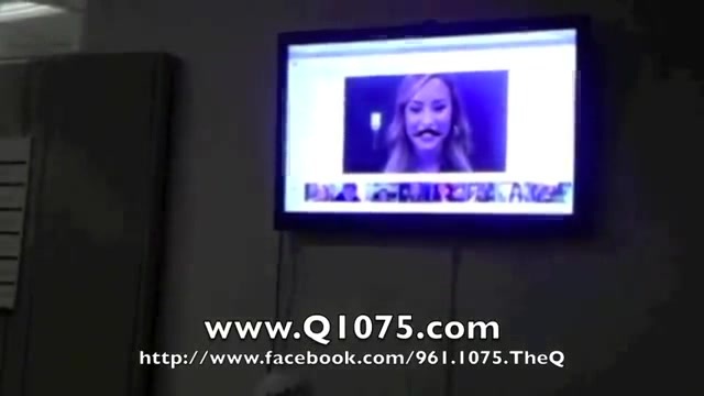 Demi Lovato _Hangs Out_ on Google + 3831