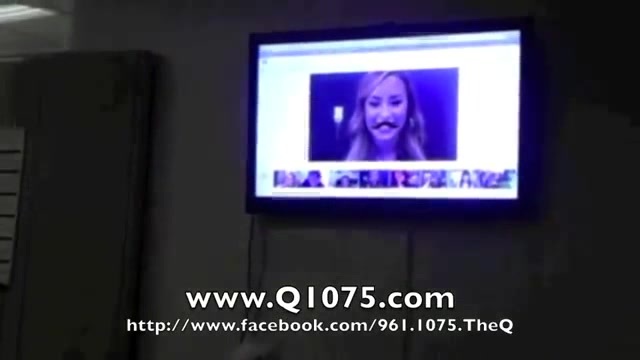 Demi Lovato _Hangs Out_ on Google + 3839