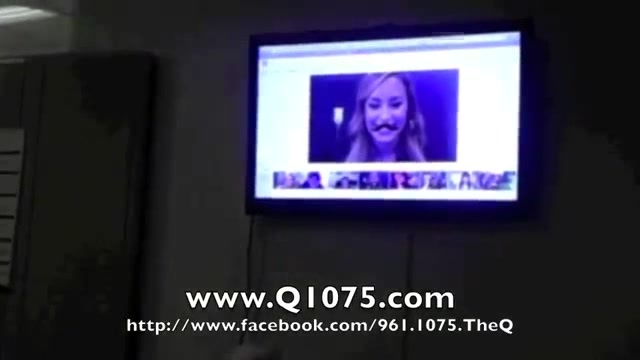 Demi Lovato _Hangs Out_ on Google + 3852