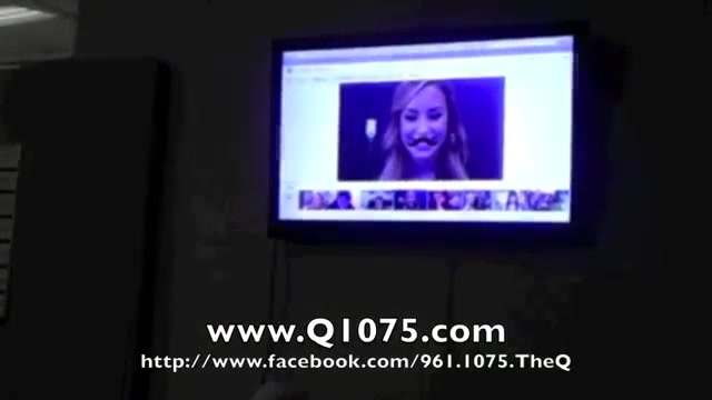 Demi Lovato _Hangs Out_ on Google + 3878