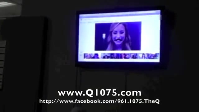 Demi Lovato _Hangs Out_ on Google + 3882