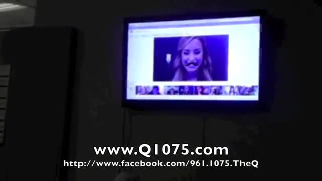 Demi Lovato _Hangs Out_ on Google + 3883
