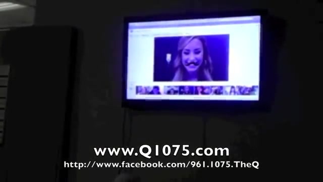 Demi Lovato _Hangs Out_ on Google + 3887