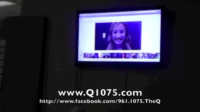 Demi Lovato _Hangs Out_ on Google + 3890
