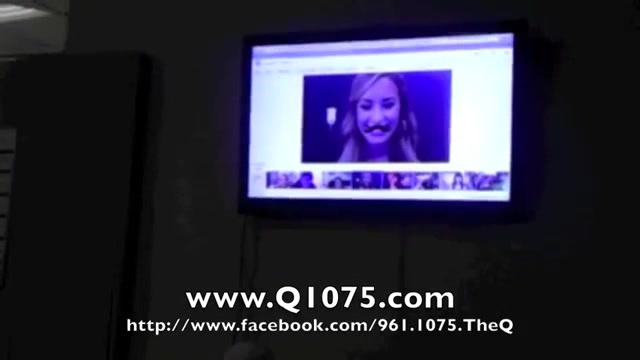 Demi Lovato _Hangs Out_ on Google + 3898