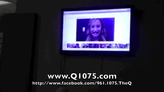 Demi Lovato _Hangs Out_ on Google + 3903
