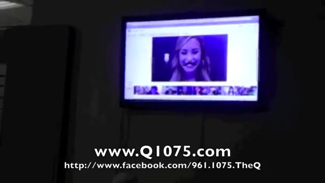 Demi Lovato _Hangs Out_ on Google + 3908