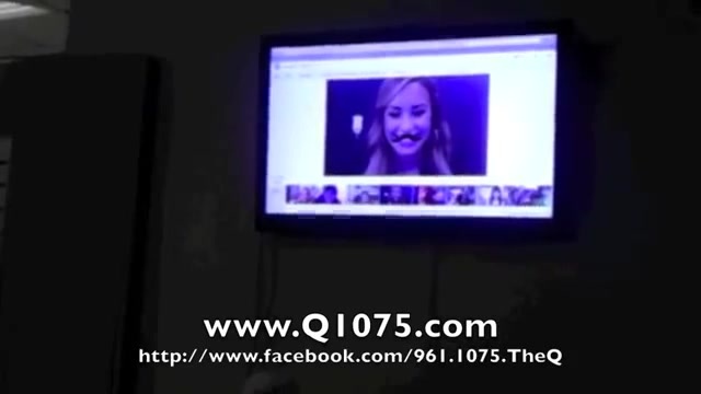 Demi Lovato _Hangs Out_ on Google + 3921
